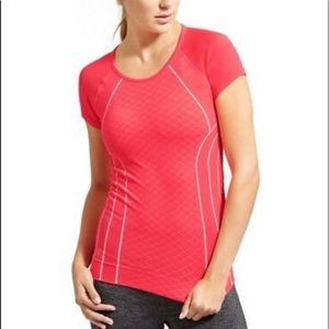Athleta Fast Finish T-Shirt Size S